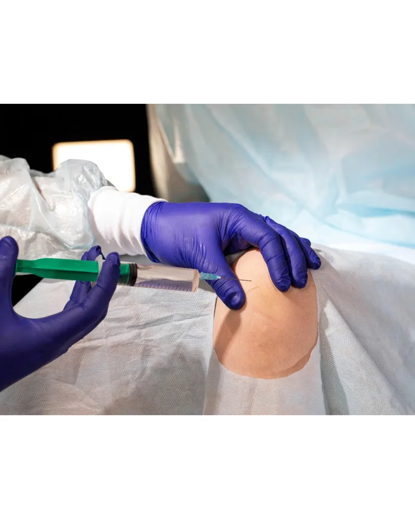 A clinician performing an injectable procedure
