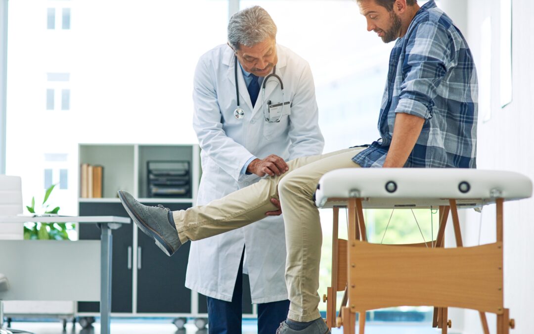 Do My Knees Hurt in the Morning? A Doctor’s Guide to Causes and When to Seek Help